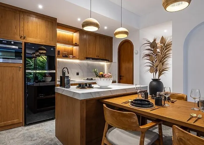 New Luxe 350m To I 7bdr And 4bdr I Kids Free I Panoramic Windows I Ac I 9 Meters Pool Canggu