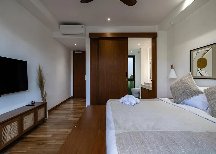 New Luxe 350m To I 7bdr And 4bdr I Kids Free I Panoramic Windows I Ac I 9 Meters Pool Canggu