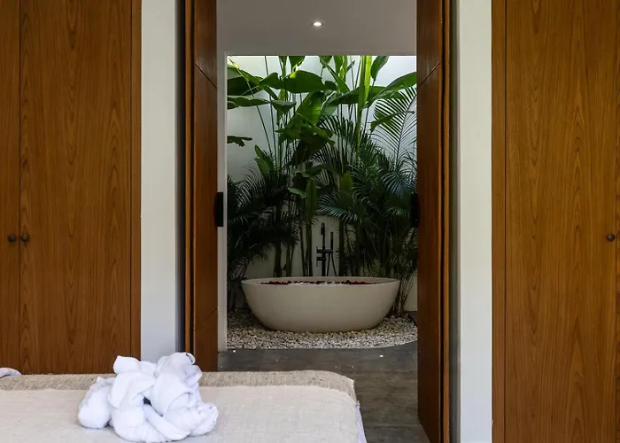 New Luxe 350m To I 7bdr And 4bdr I Kids Free I Panoramic Windows I Ac I 9 Meters Pool Villa *