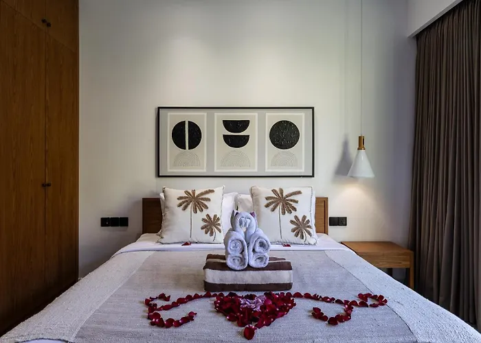 New Luxe 350m To I 7bdr And 4bdr I Kids Free I Panoramic Windows I Ac I 9 Meters Pool * Canggu