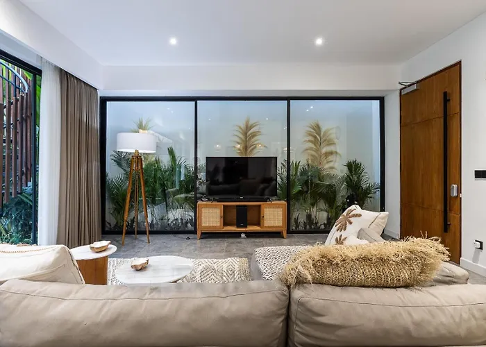 New Luxe 350m To I 7bdr And 4bdr I Kids Free I Panoramic Windows I Ac I 9 Meters Pool *