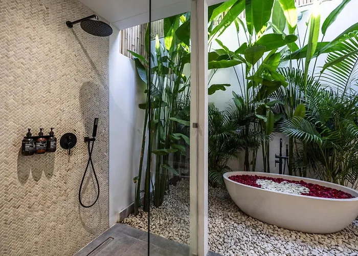 New Luxe 350m To I 7bdr And 4bdr I Kids Free I Panoramic Windows I Ac I 9 Meters Pool Villa Canggu