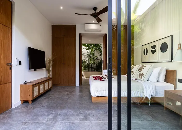 New Luxe 350m To I 7bdr And 4bdr I Kids Free I Panoramic Windows I Ac I 9 Meters Pool Canggu