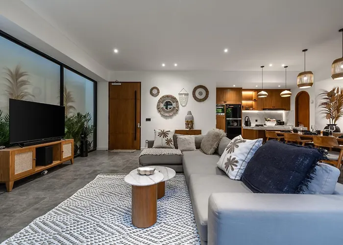 New Luxe 350m To I 7bdr And 4bdr I Kids Free I Panoramic Windows I Ac I 9 Meters Pool Villa